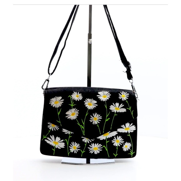 SKINNYDIP
Womens Black Floral Polyester Crossbody
Size Medium - Picture 1 of 7